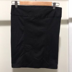 Black short pencil skirt